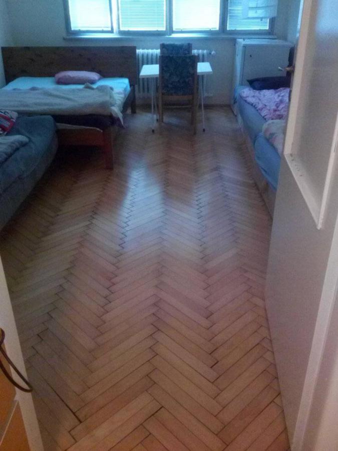 Flat 18 Minutes From Vaclavske Namesti * Praag